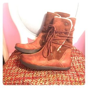 Earth Kalso Mirage leather upper boot, Size 8.5